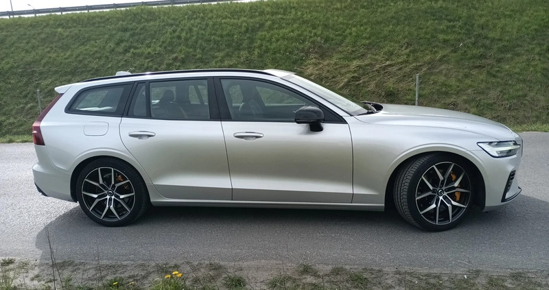 Volvo V60 cena 215900 przebieg: 52505, rok produkcji 2021 z Kraków małe 781